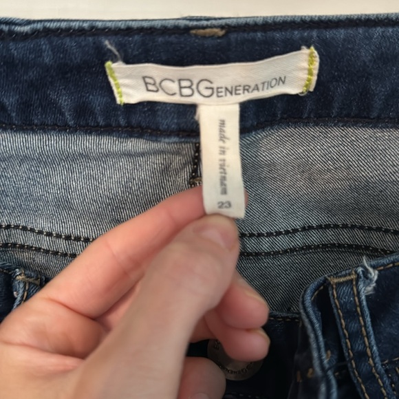 BCBG distressed jeans size 23 - Picture 2 of 6